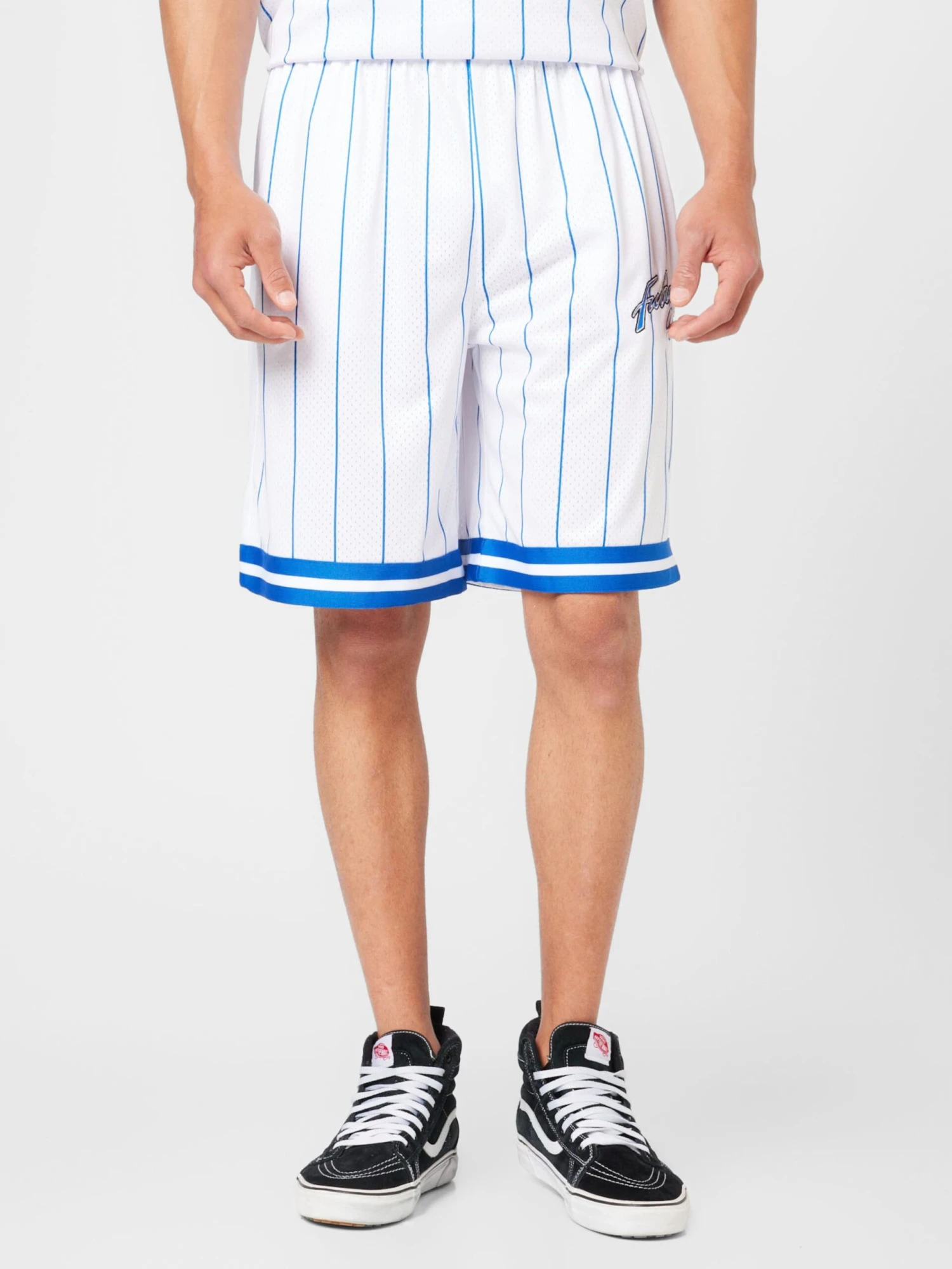 FUBU Shorts Loosefit Pantalon Homme Blanc 5 FUBU Shorts Loosefit Pantalon Homme Blanc – Image 3