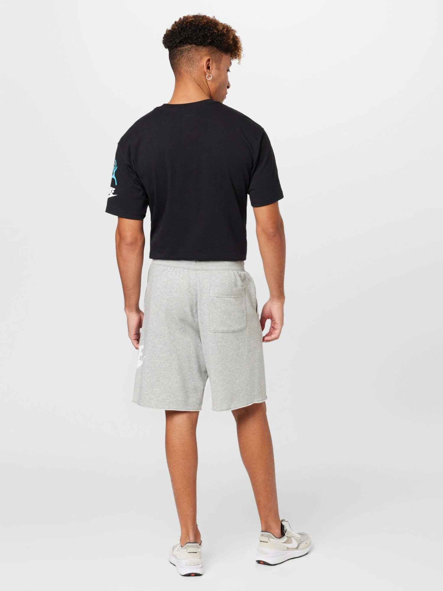 Nike Sportswear Shorts De Survêtement Regular Pantalon Club Alumni Homme Gris Chiné 5 Nike Sportswear Shorts De Survêtement Regular Pantalon Club Alumni Homme Gris Chiné – Image 3