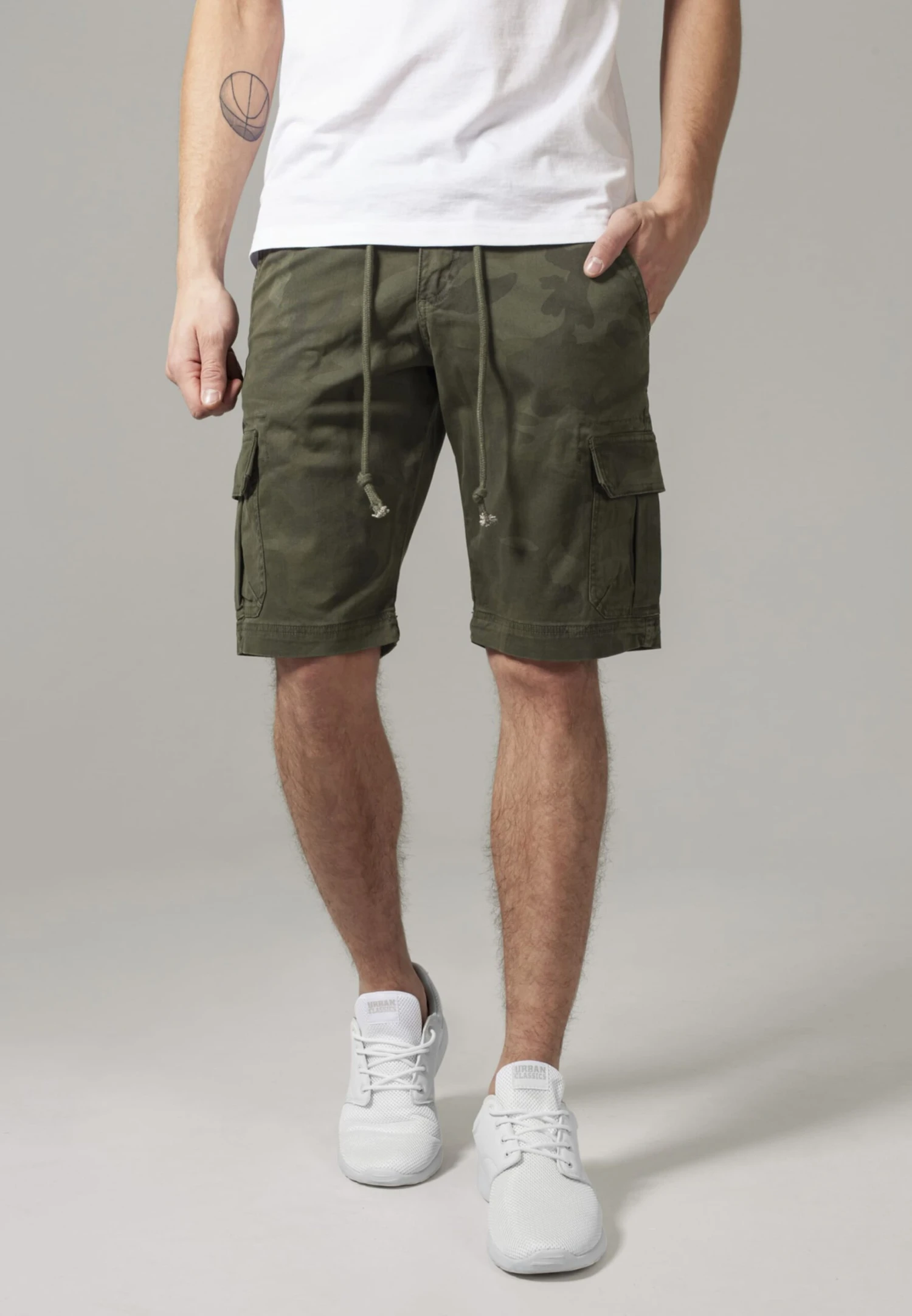 URBAN CLASSICS Shorts Cargo Regular Pantalon Cargo Homme Kaki / Olive / Vert Foncé 7 URBAN CLASSICS Shorts Cargo Regular Pantalon Cargo Homme Kaki / Olive / Vert Foncé – Image 5