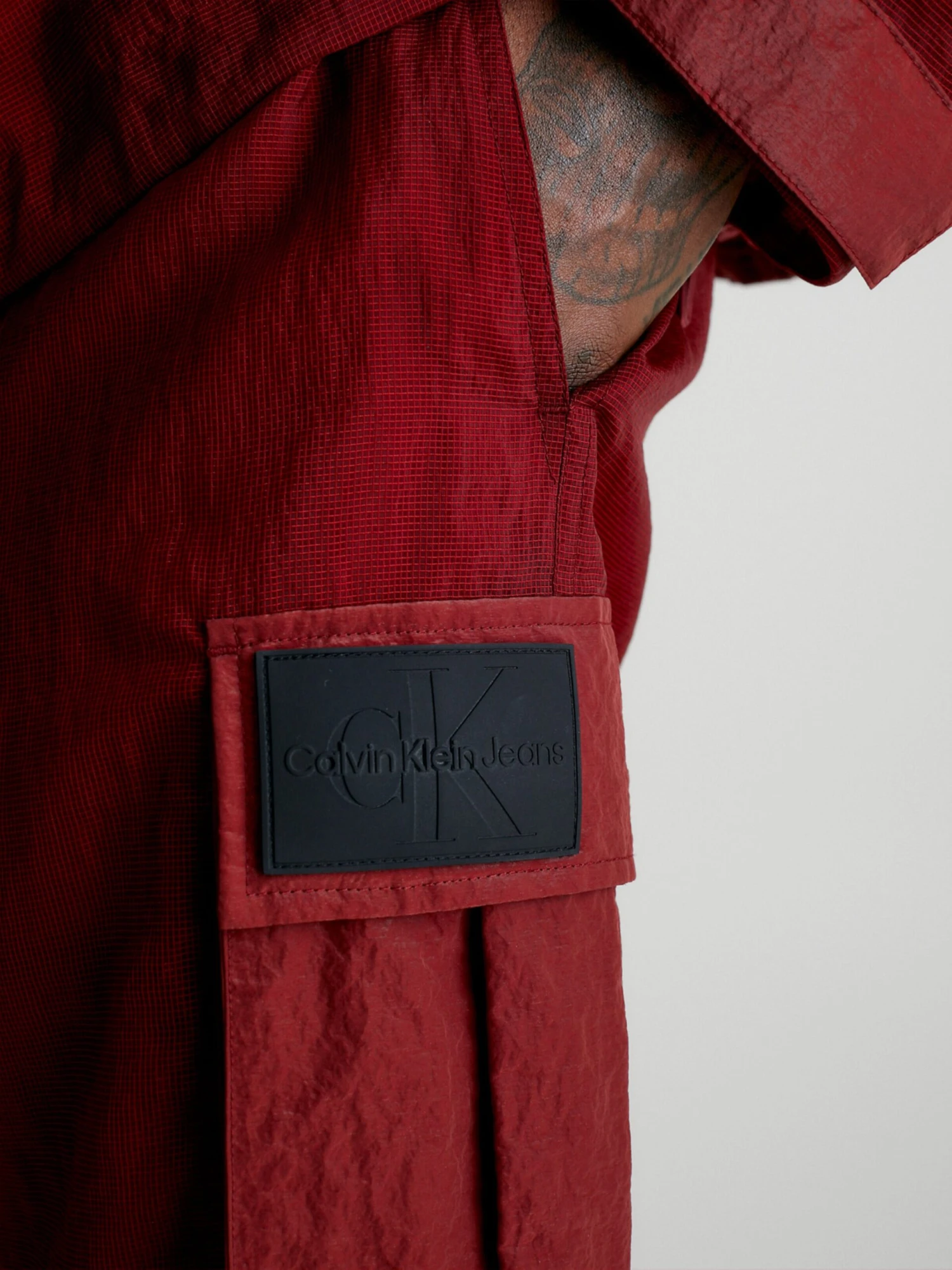 Calvin Klein Jeans Shorts Loosefit Pantalon Homme Rouge Carmin 7 Calvin Klein Jeans Shorts Loosefit Pantalon Homme Rouge Carmin – Image 5