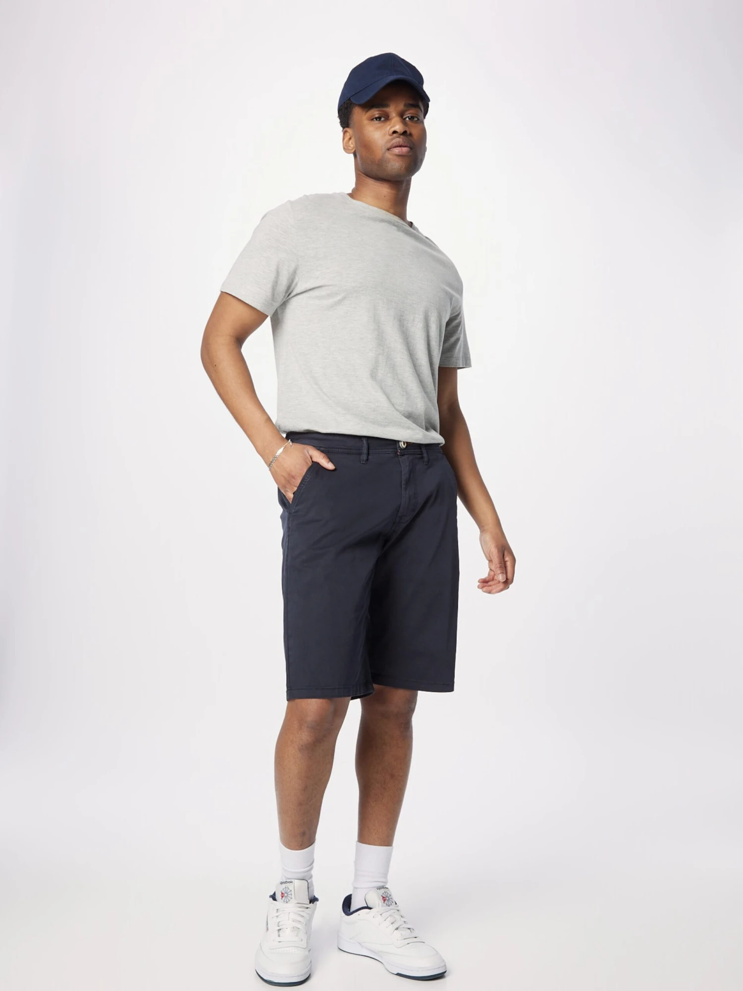 No-Excess Shorts Chino Regular Pantalon Chino Homme Bleu Nuit 7 No-Excess Shorts Chino Regular Pantalon Chino Homme Bleu Nuit – Image 5