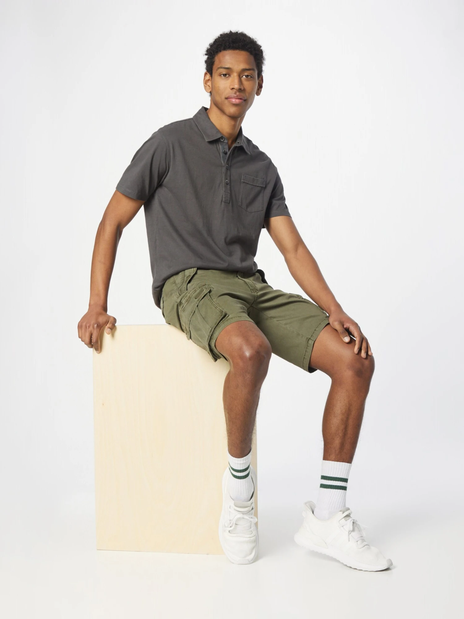 Indicode Jeans Shorts Cargo Regular Pantalon Cargo Sully Homme Olive 7 Indicode Jeans Shorts Cargo Regular Pantalon Cargo Sully Homme Olive – Image 5